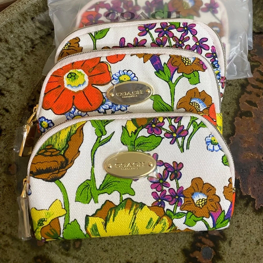 Coach Multicolor Floral Pouch with 7.5 ml Wild Rose Perfume - Picture 2 of 7
